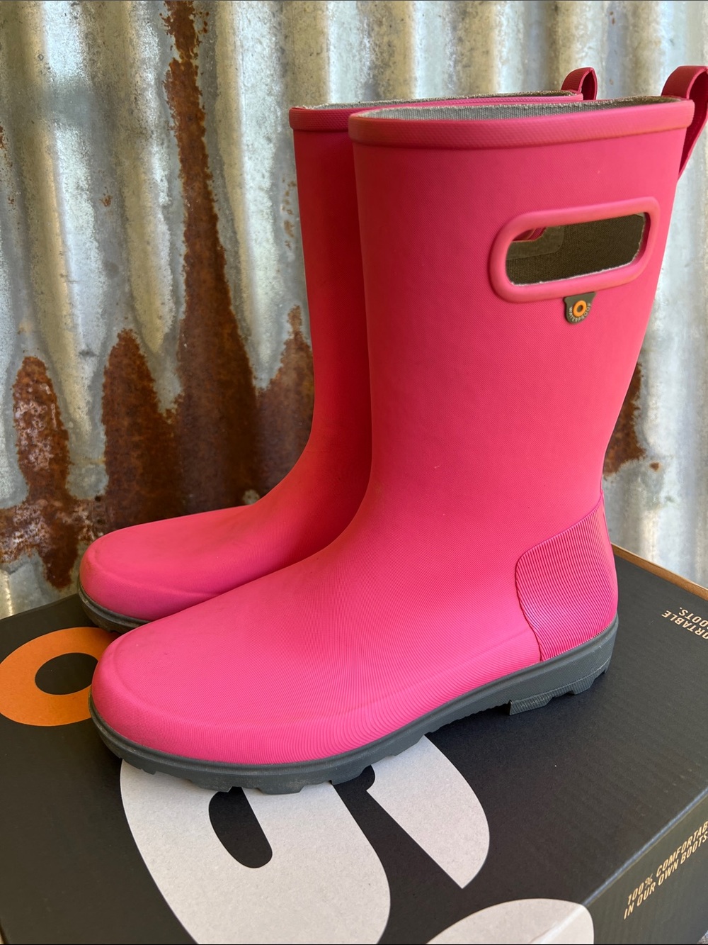 Bogs Big Kids Children's Holly Jr Tall Pink Rubber Rain Boots with box size 6